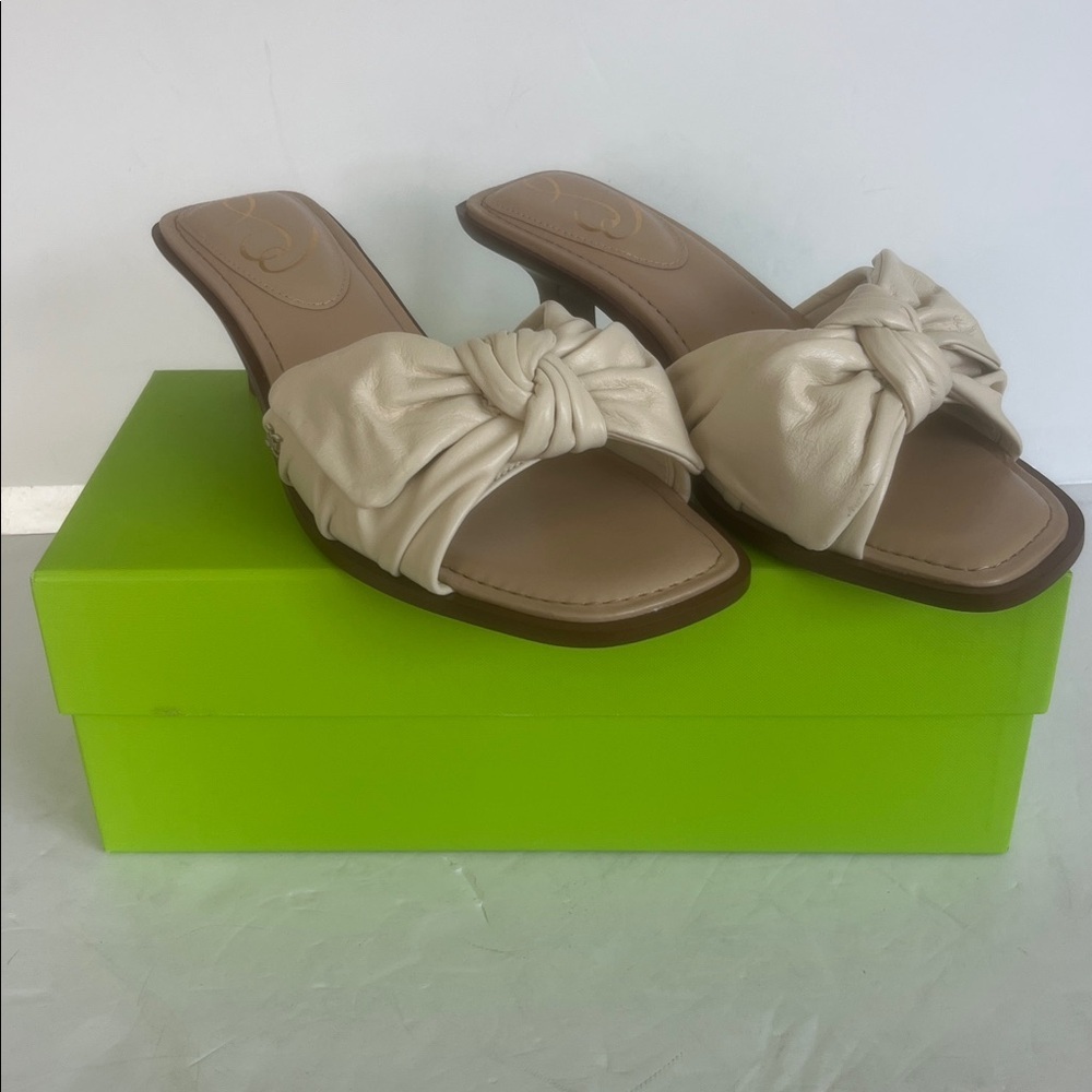 SAM EDELMAN Women's Darcie Ivory LEATHER Bow Kitten Heels Sandals Size 8.5 NWT - Picture 10 of 11